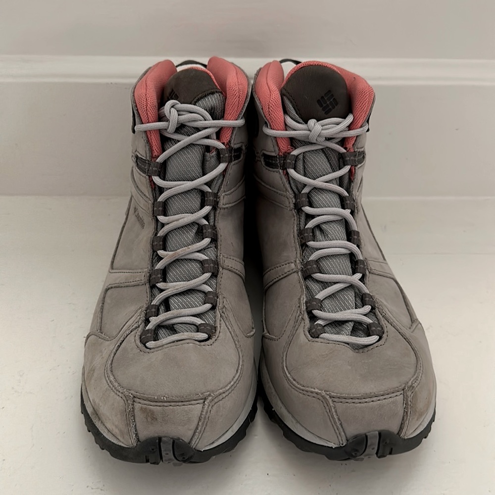 Columbia women’s waterproof Hiking boot